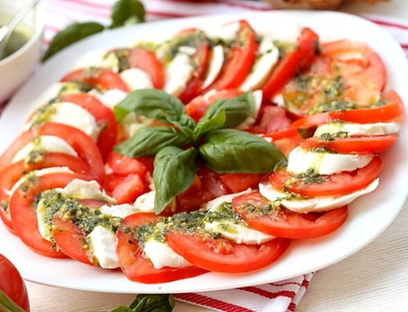 Caprese é um excelente aperitivo para quem segue uma dieta mediterrânea. 