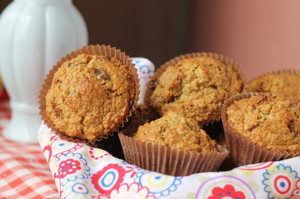 Muffins de aveia com amêndoas - uma sobremesa perfumada para quem está perdendo peso com uma dieta mediterrânea